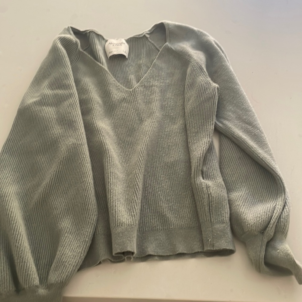 Abercrombie and Fitch, V-neck sweater, sage, green size small